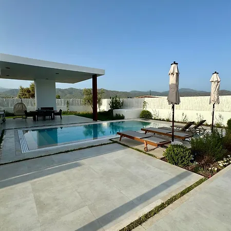 Ashta - Nora 페티예