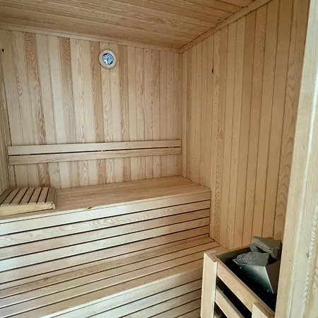 Ashta - Nora 페티예